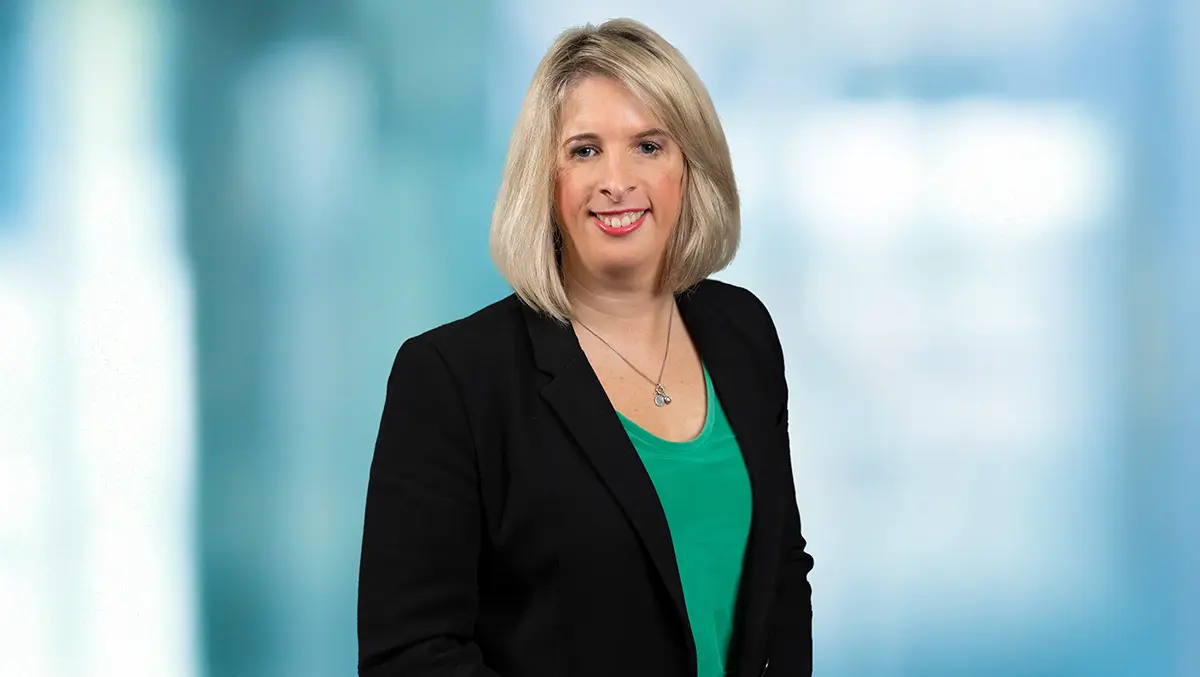 Lisajennings background 4